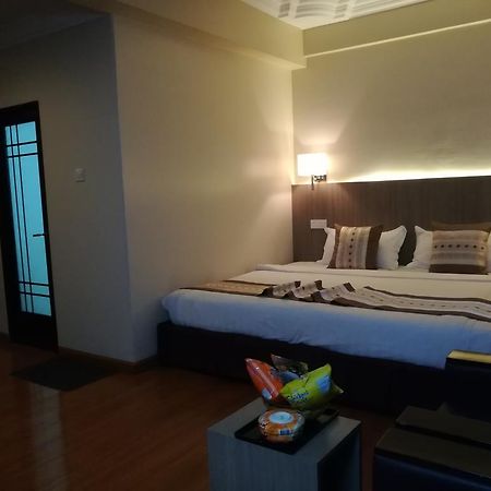 Golden Hill Hotel - Lashio Exterior photo