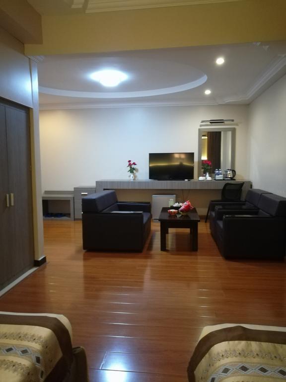 Golden Hill Hotel - Lashio Exterior photo