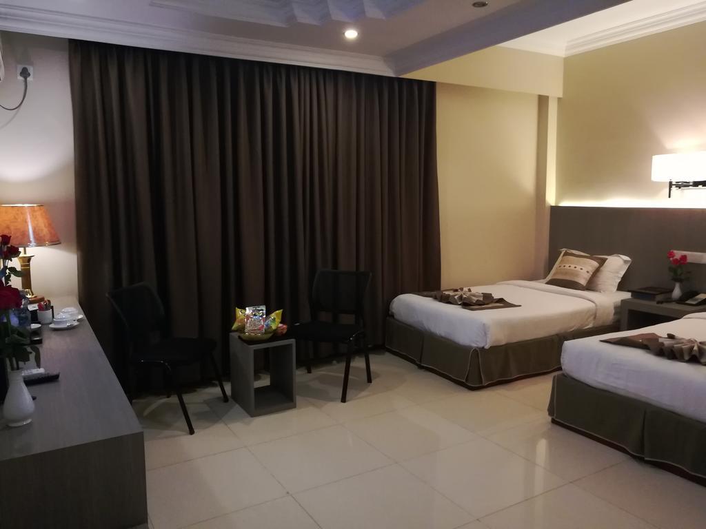 Golden Hill Hotel - Lashio Exterior photo