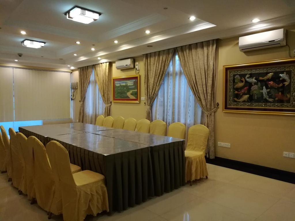 Golden Hill Hotel - Lashio Exterior photo